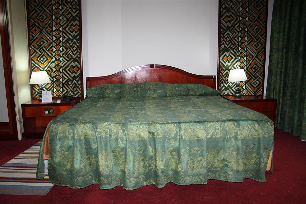Gaweye Hotel Niamey Bagian luar foto